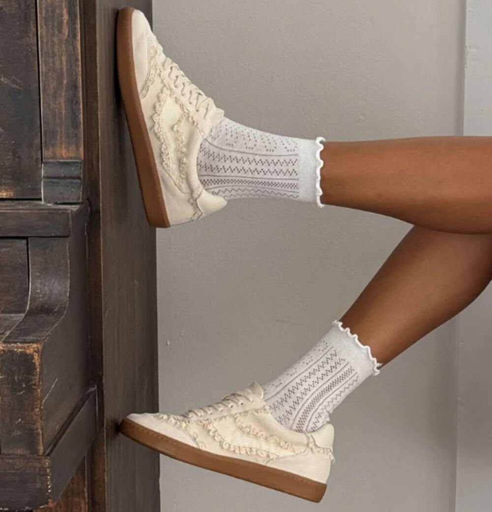 Dolce Vita SZ 10.5 Notice Lace Sneakers In Ivory Suede NEW